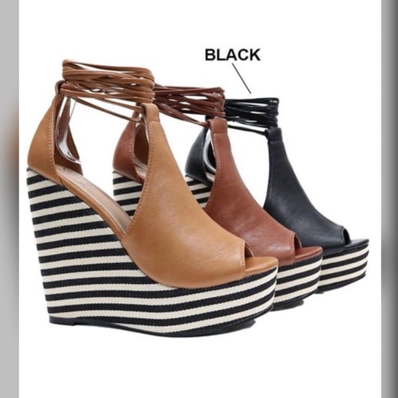 Wedge sandals - Picture 3 of 3